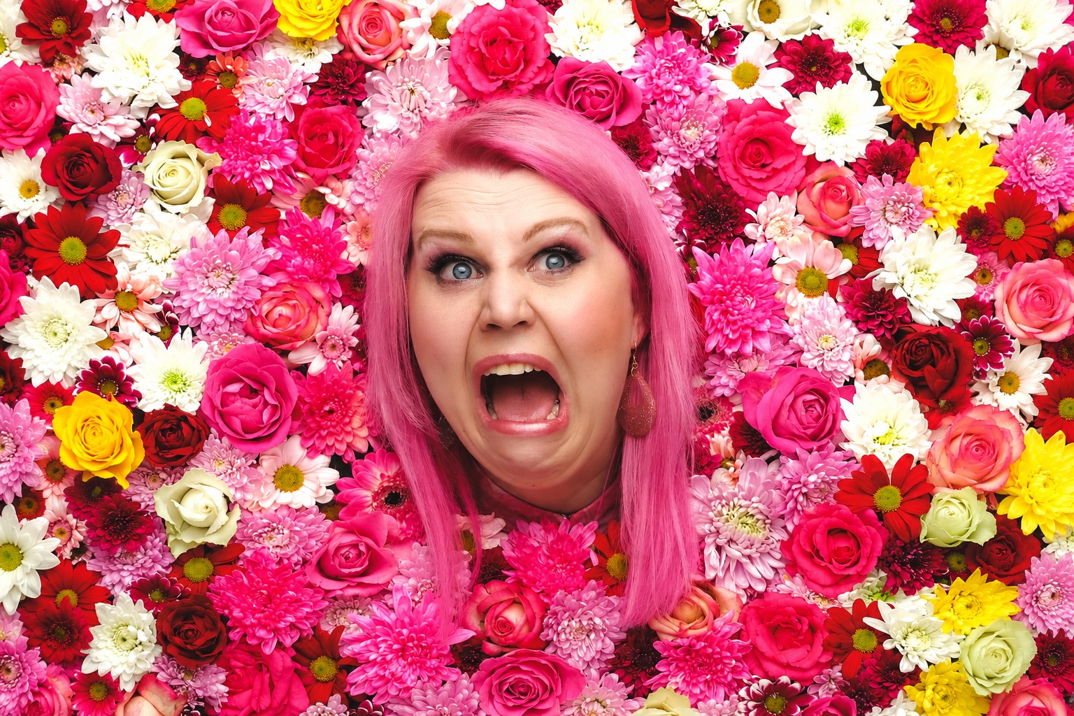 Howlers Comedy Club featuring Linsey Santoro Plus 3 acts TBC